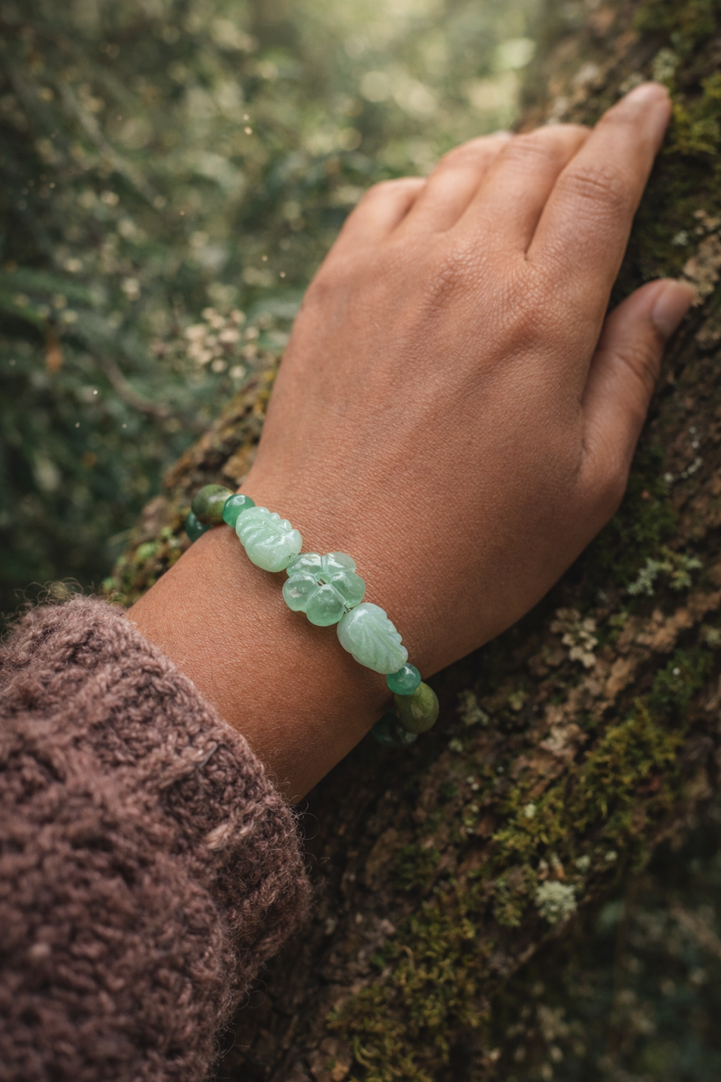 🌿 La Femme Enracinée - Talisman d’ancrage et de retour à la Terre