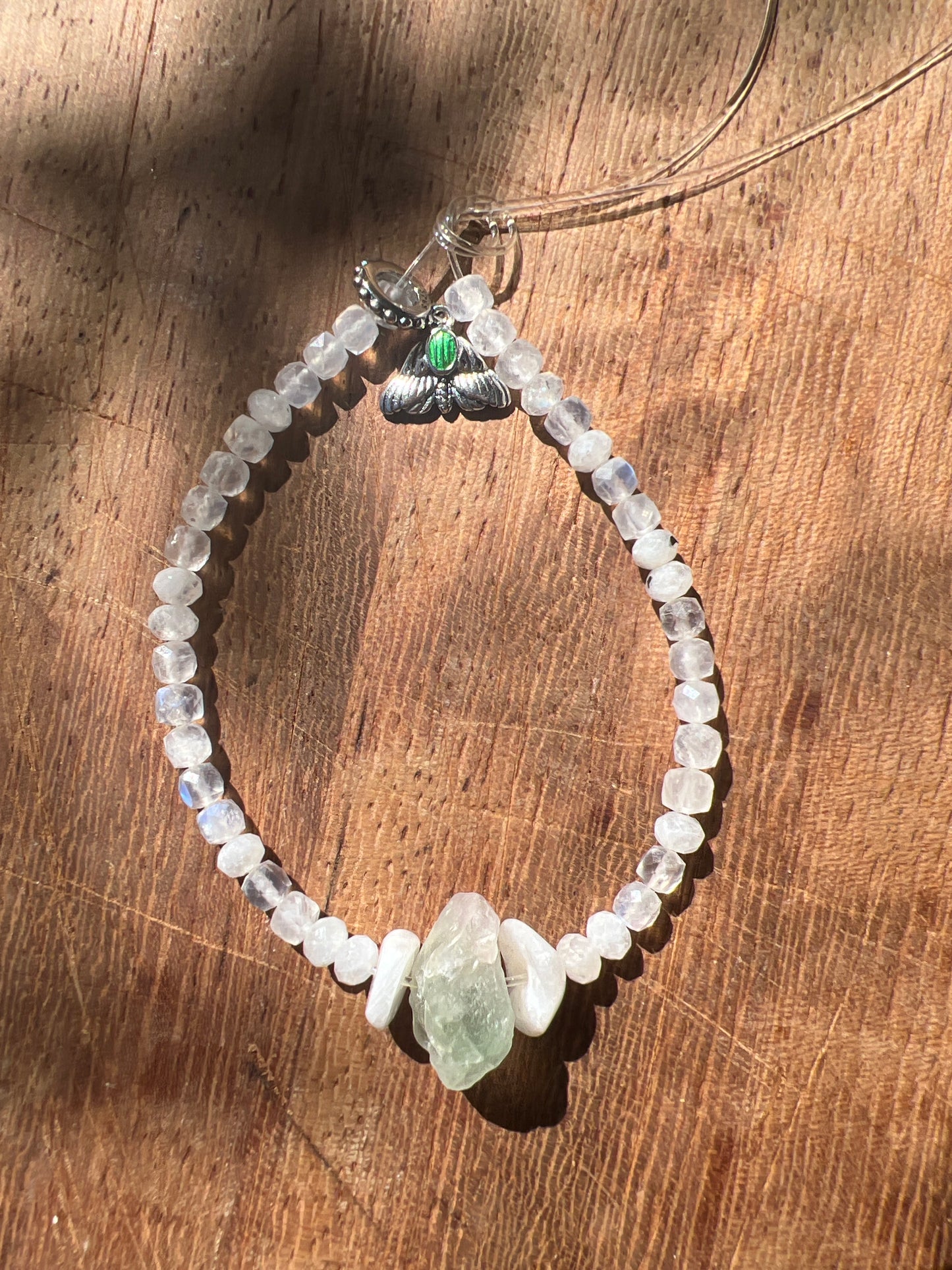 🦋 LE PAPILLON DE LUNE

Talisman de métamorphose, d’intuition et de retour au féminin